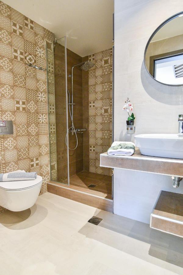 On Board Luxury Studios Sarti Luaran gambar