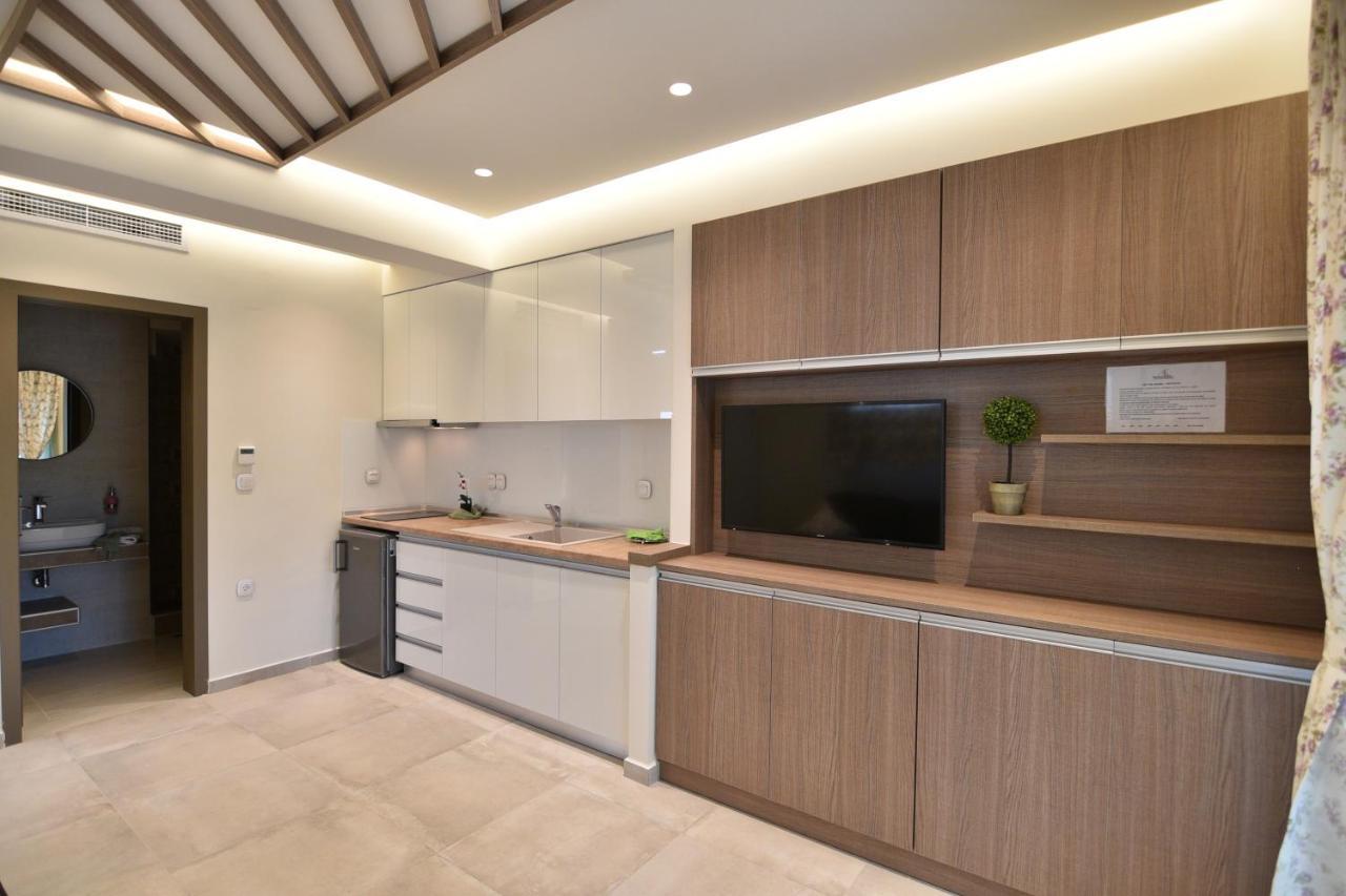 On Board Luxury Studios Sarti Luaran gambar